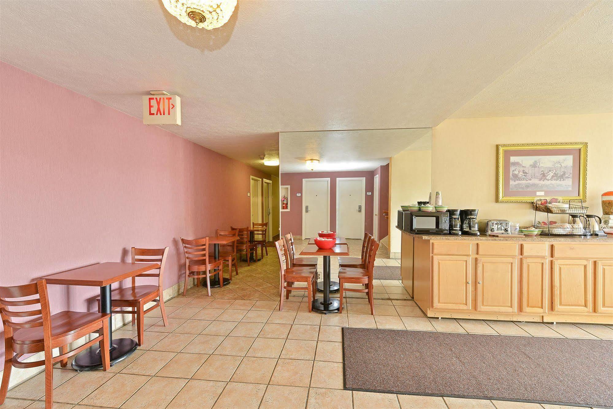 Americas Best Value Inn Ashtabula/Austinburg מראה חיצוני תמונה