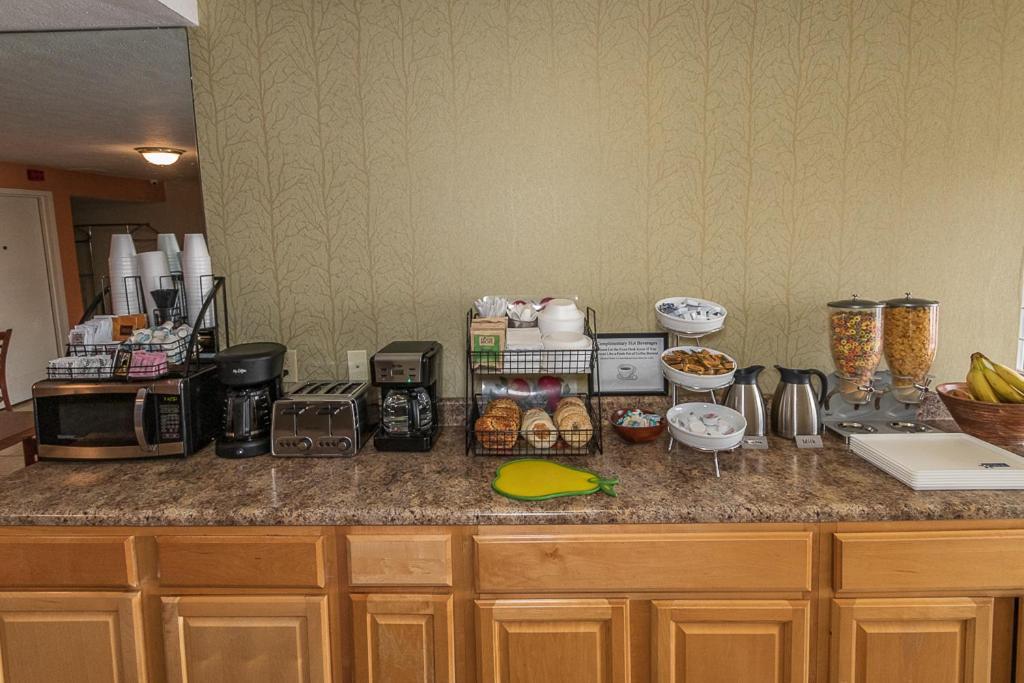 Americas Best Value Inn Ashtabula/Austinburg מראה חיצוני תמונה