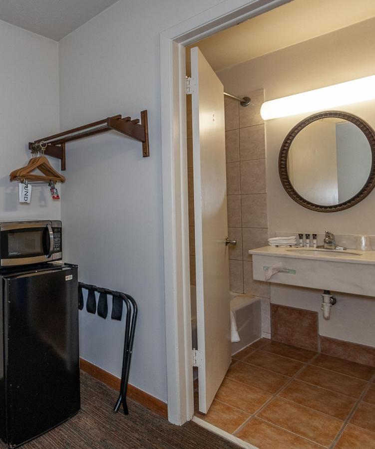 Americas Best Value Inn Ashtabula/Austinburg מראה חיצוני תמונה